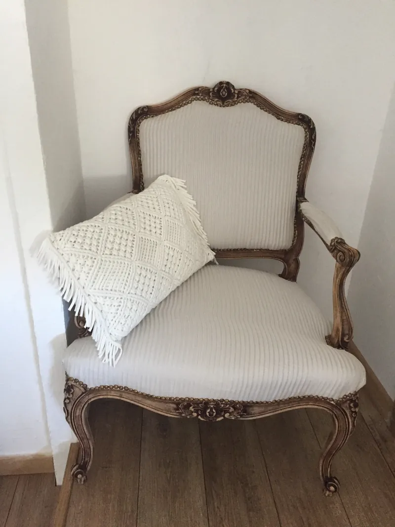 Atelier de Restauration et relooking d'un fauteuil — photo 3