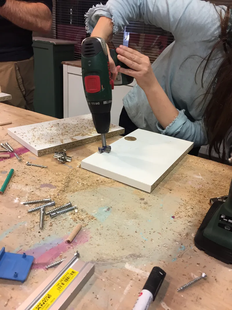 Un atelier de bricolage en petit groupe